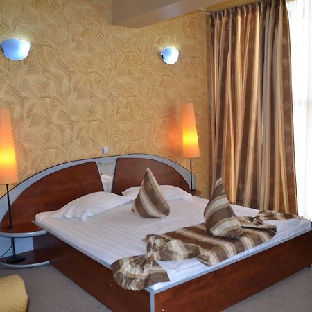 Hotel Helin - Calea Bucuresti Craiova Esterno foto