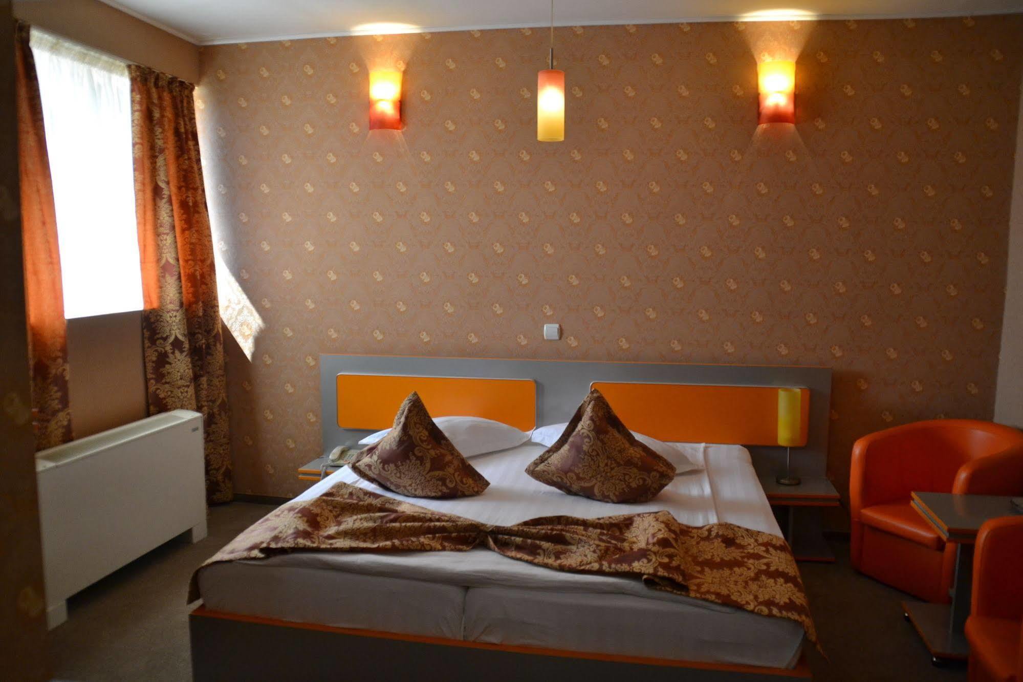 Hotel Helin - Calea Bucuresti Craiova Esterno foto