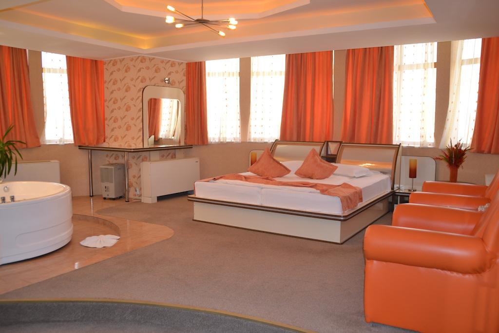 Hotel Helin - Calea Bucuresti Craiova Esterno foto