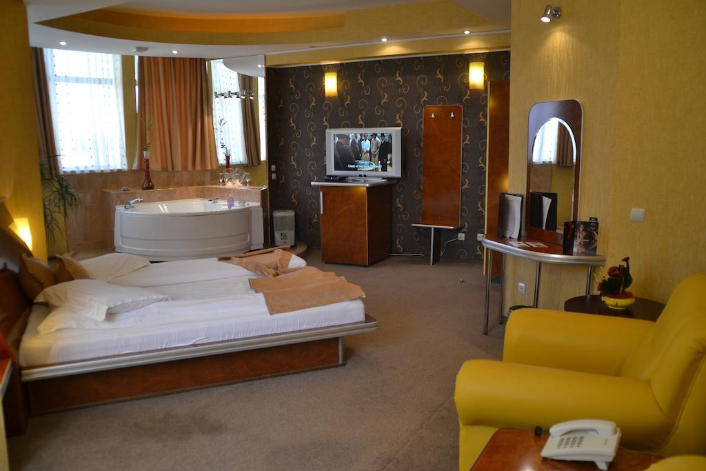 Hotel Helin - Calea Bucuresti Craiova Esterno foto