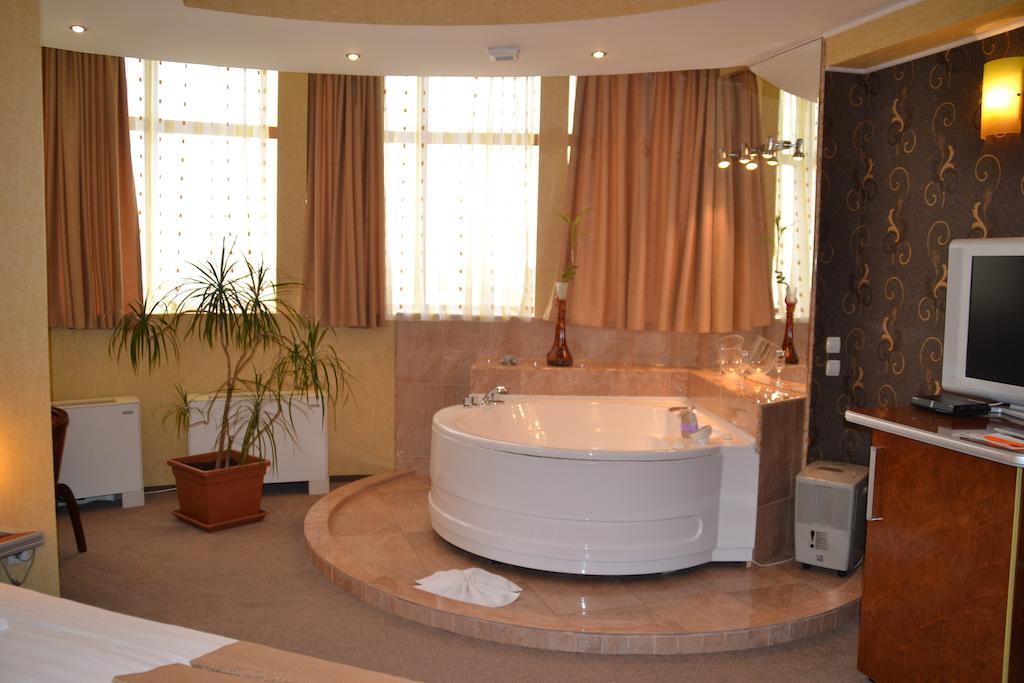 Hotel Helin - Calea Bucuresti Craiova Esterno foto